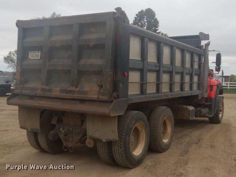 image for item HE9731 2011 International WorkStar 7600  dump truck