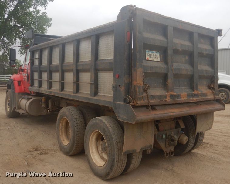 image for item HE9731 2011 International WorkStar 7600  dump truck