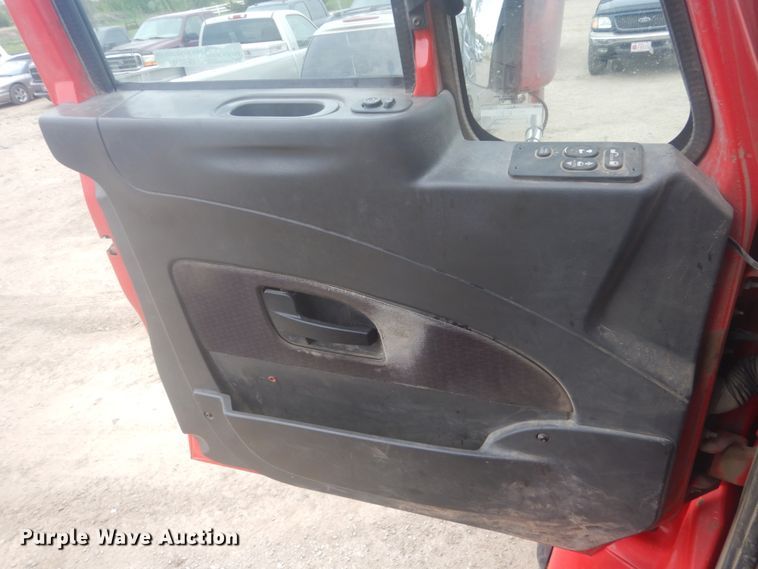 image for item HE9731 2011 International WorkStar 7600  dump truck