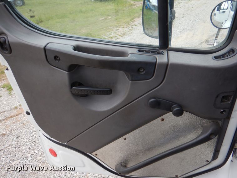 image for item HL9490 2010 Freightliner Business Class M2  dump truck