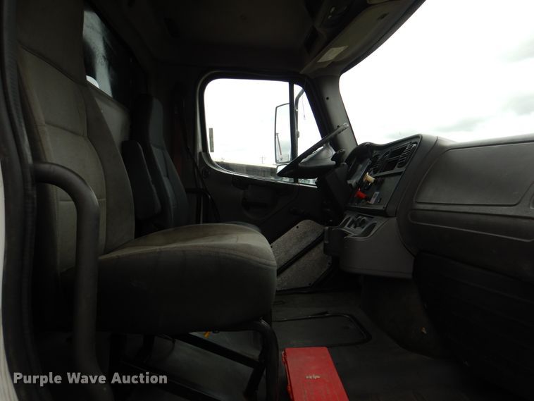 image for item HL9490 2010 Freightliner Business Class M2  dump truck