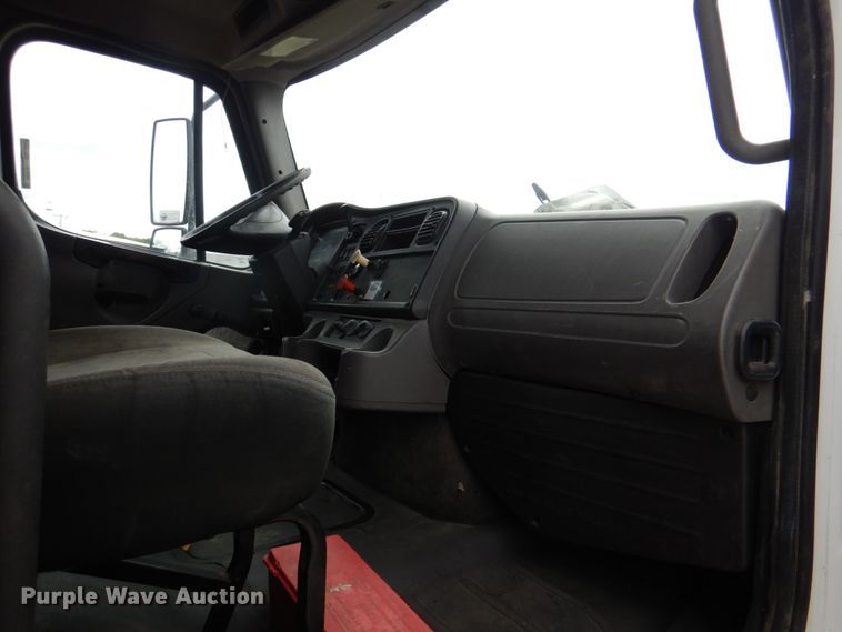 image for item HL9490 2010 Freightliner Business Class M2  dump truck