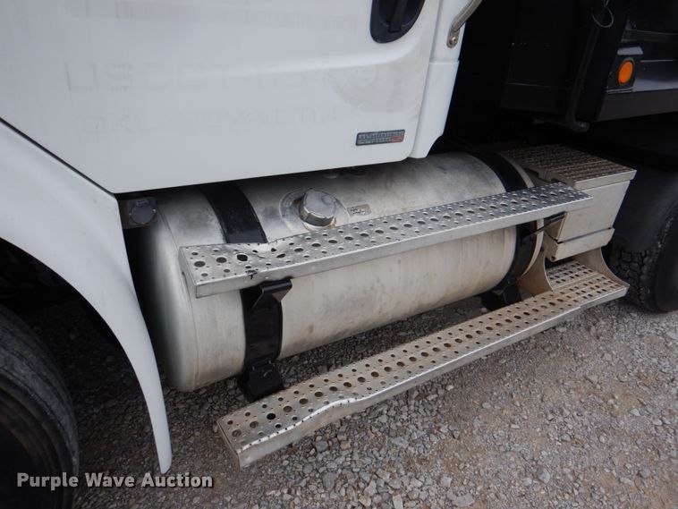 image for item HL9490 2010 Freightliner Business Class M2  dump truck