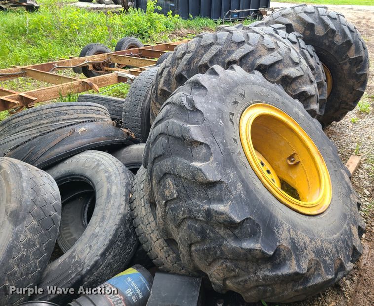 image for item HM9919 (4) tires and wheels