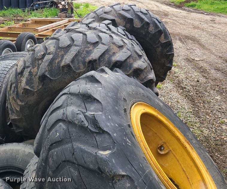 image for item HM9919 (4) tires and wheels