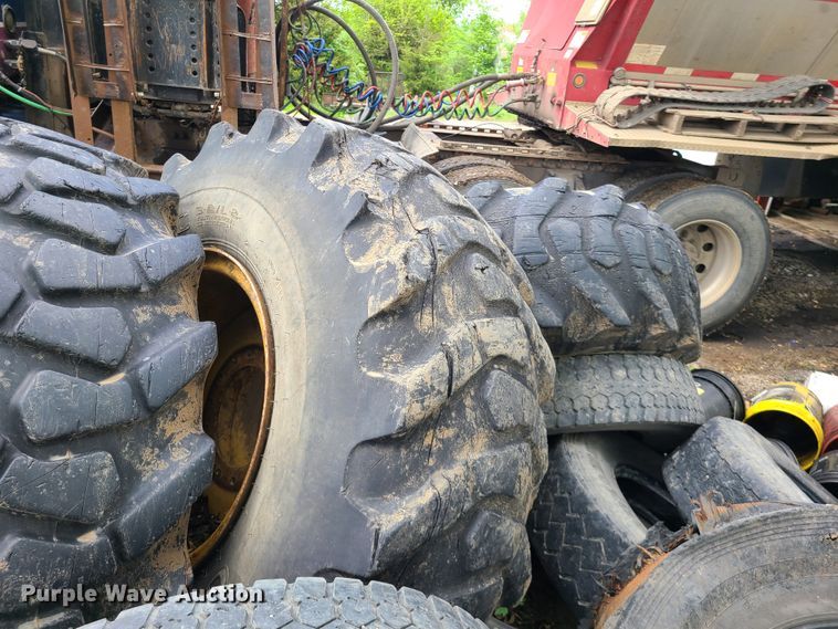 image for item HM9919 (4) tires and wheels