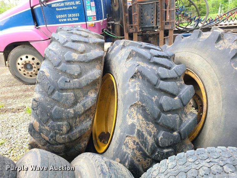 image for item HM9919 (4) tires and wheels