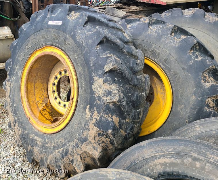 image for item HM9919 (4) tires and wheels