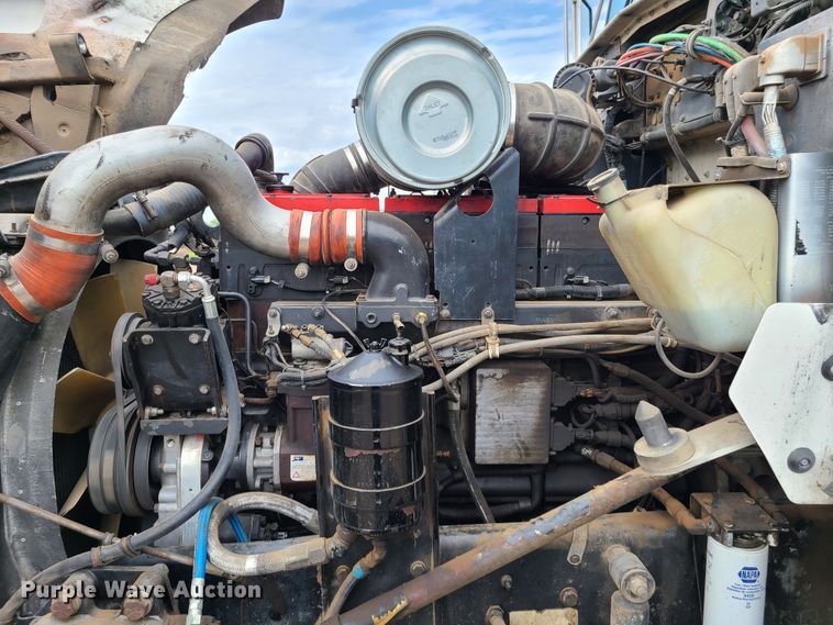 image for item HM9922 1994 Kenworth T800  truck tractor