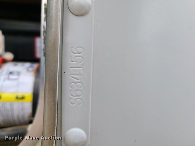 image for item HM9922 1994 Kenworth T800  truck tractor