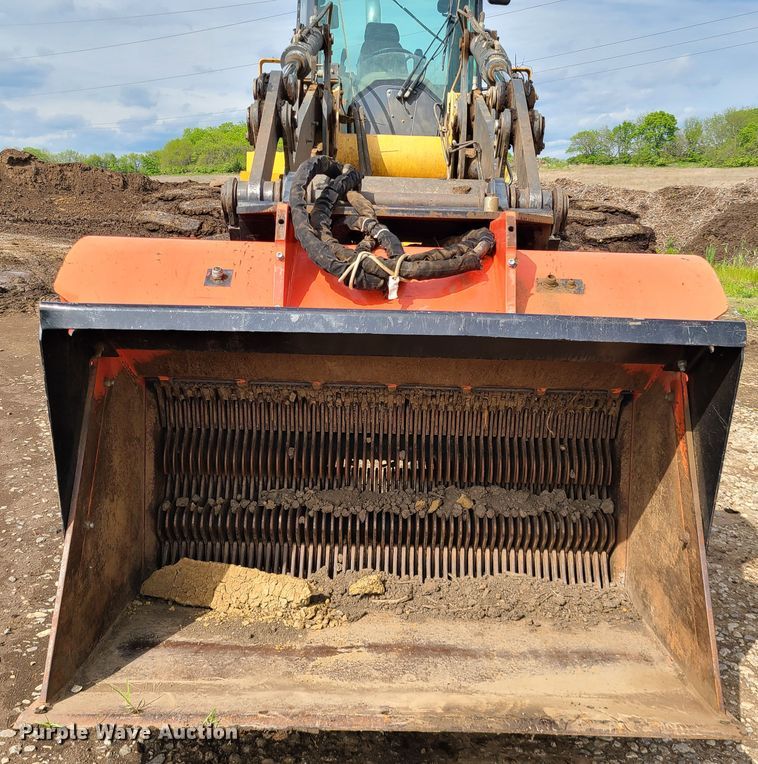 image for item HM9923 Allu DSB2-17 screener crusher bucket