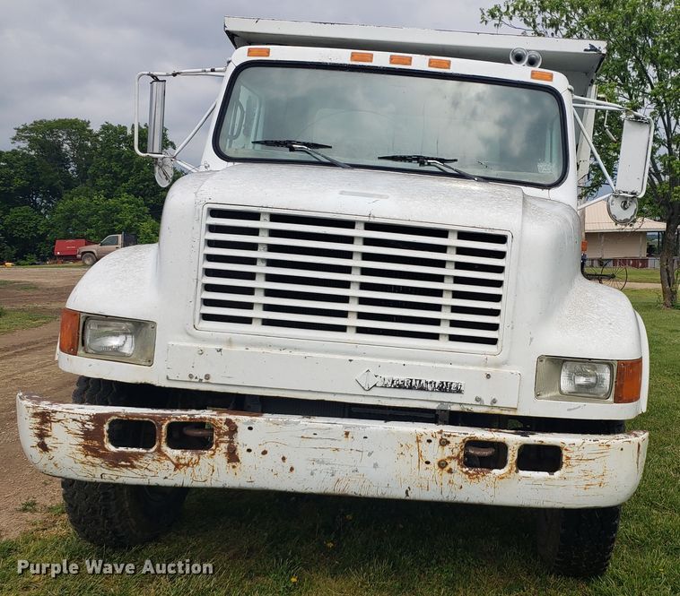 image for item HO9480 1993 International 4900  dump truck