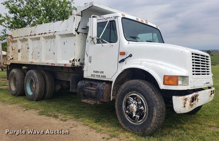 image for item HO9480 1993 International 4900  dump truck