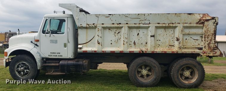 image for item HO9480 1993 International 4900  dump truck