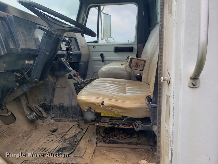 image for item HO9480 1993 International 4900  dump truck