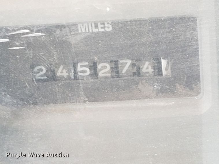 image for item HO9480 1993 International 4900  dump truck