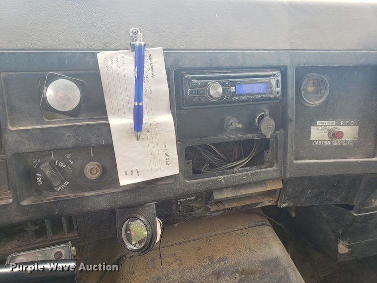 image for item HO9480 1993 International 4900  dump truck