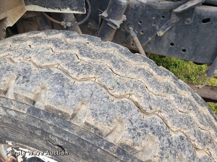 image for item HO9480 1993 International 4900  dump truck