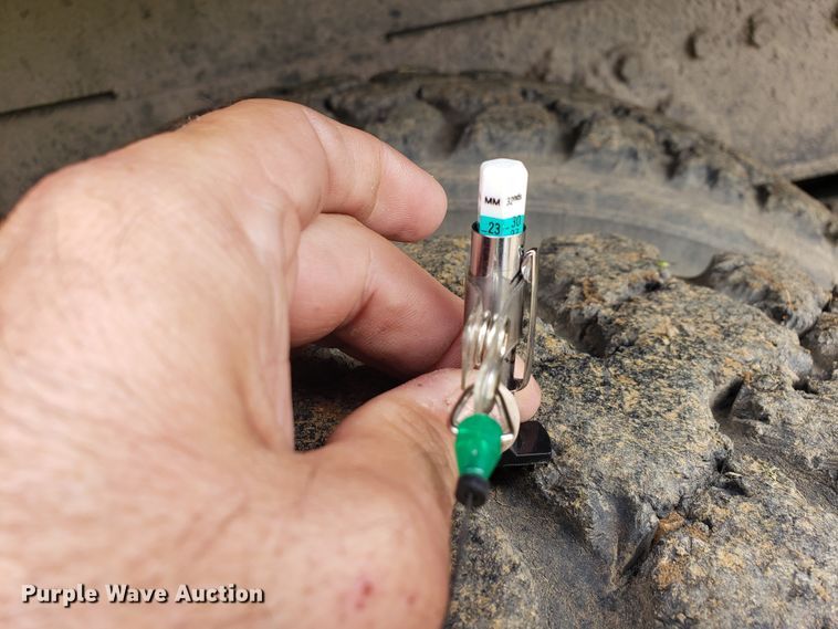 image for item HO9480 1993 International 4900  dump truck