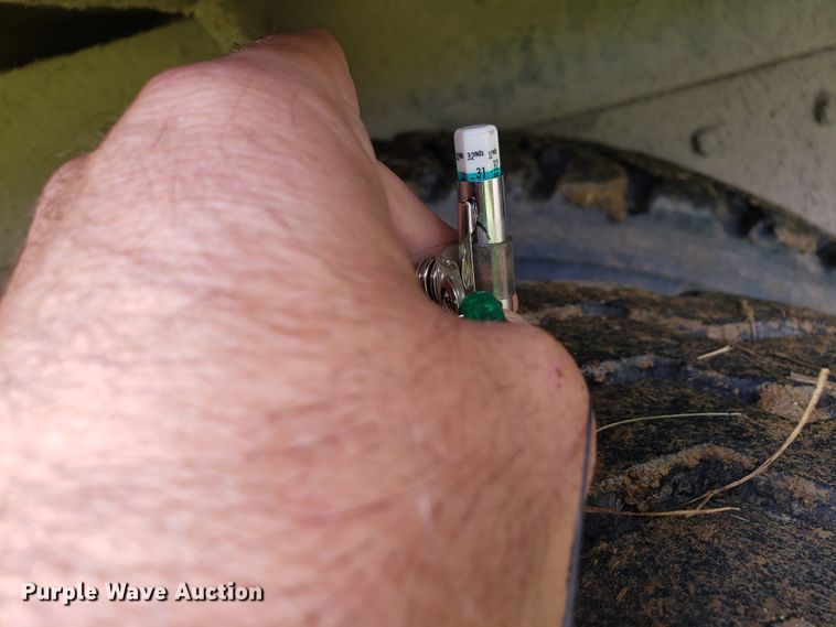 image for item HO9480 1993 International 4900  dump truck