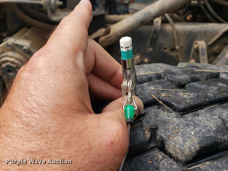 image for item HO9480 1993 International 4900  dump truck