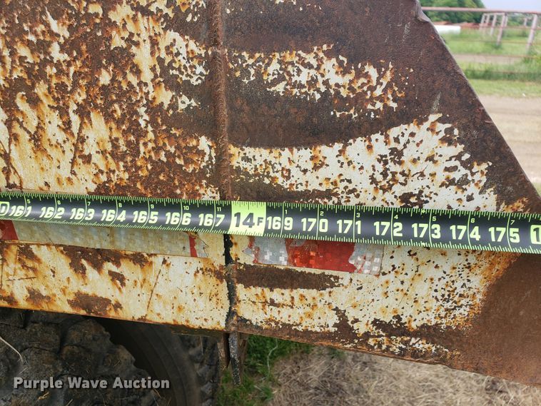 image for item HO9480 1993 International 4900  dump truck