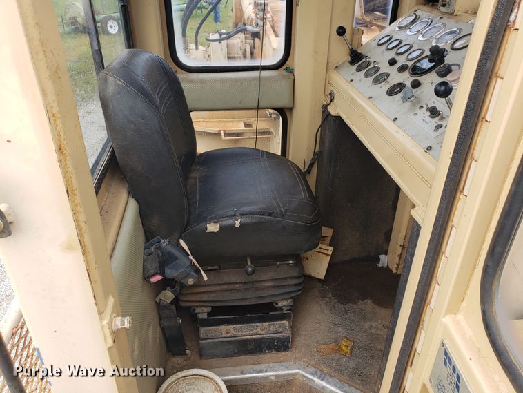 image for item HO9483 2000 Tesmec TRS 1085  trencher