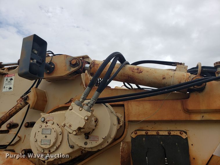 image for item HO9483 2000 Tesmec TRS 1085  trencher