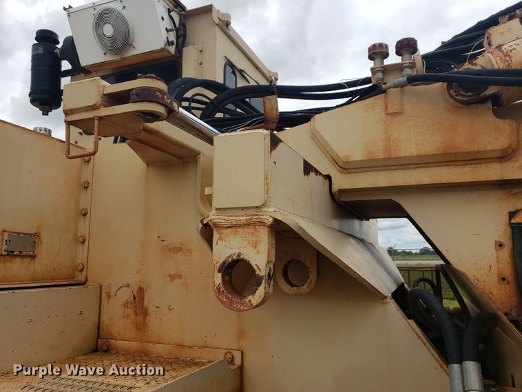 image for item HO9483 2000 Tesmec TRS 1085  trencher