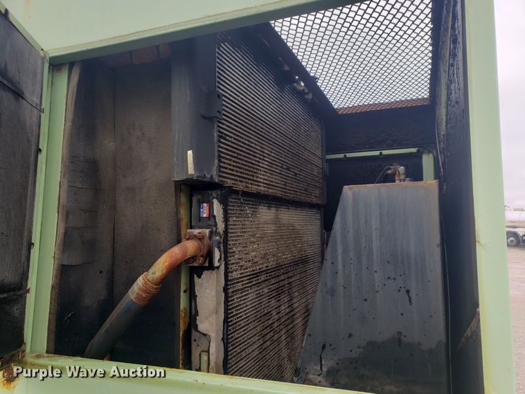 image for item HO9484 2003 Sullair 900XHDTQCA  air compressor