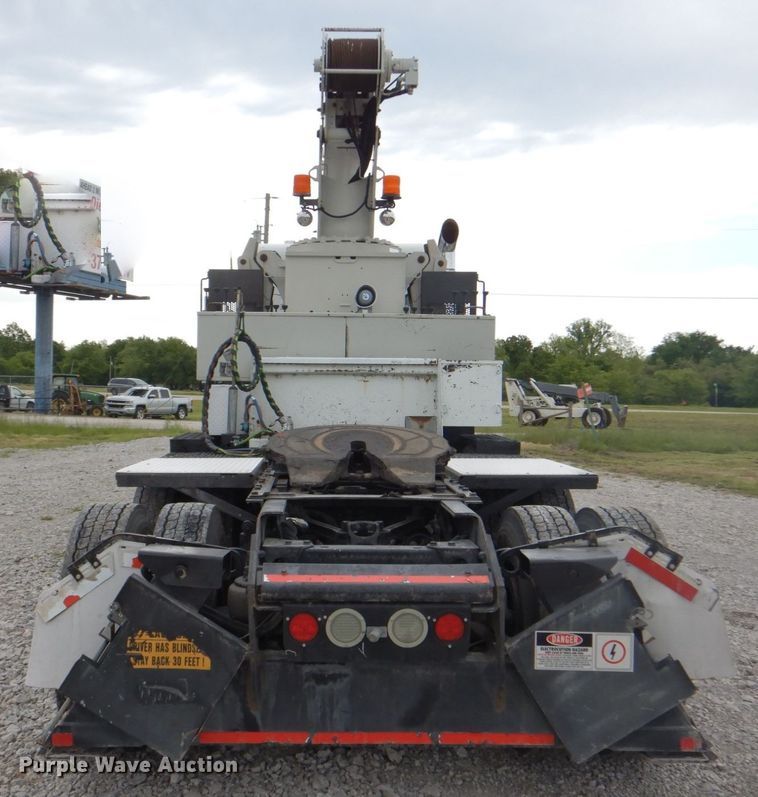 image for item HT9257 2010 Kenworth T800  crane truck