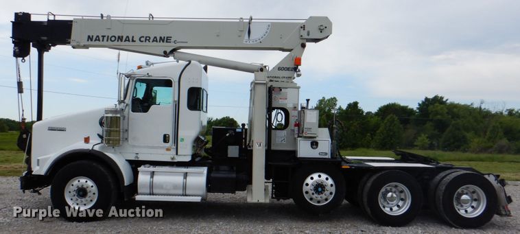 image for item HT9257 2010 Kenworth T800  crane truck