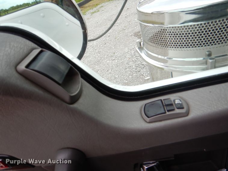 image for item HT9257 2010 Kenworth T800  crane truck