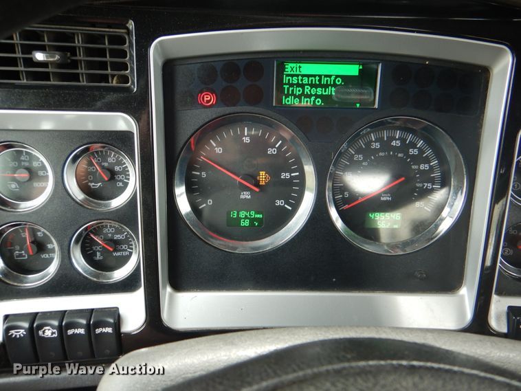 image for item HT9257 2010 Kenworth T800  crane truck