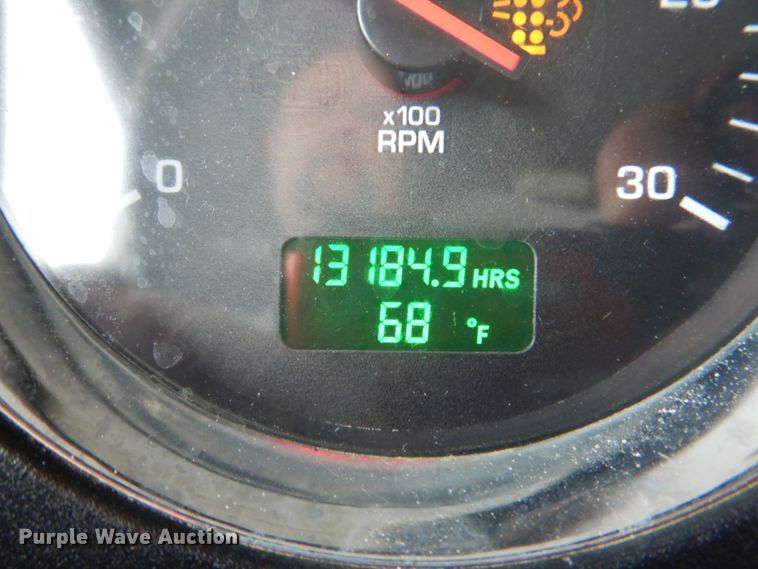 image for item HT9257 2010 Kenworth T800  crane truck