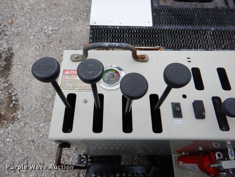 image for item HT9257 2010 Kenworth T800  crane truck