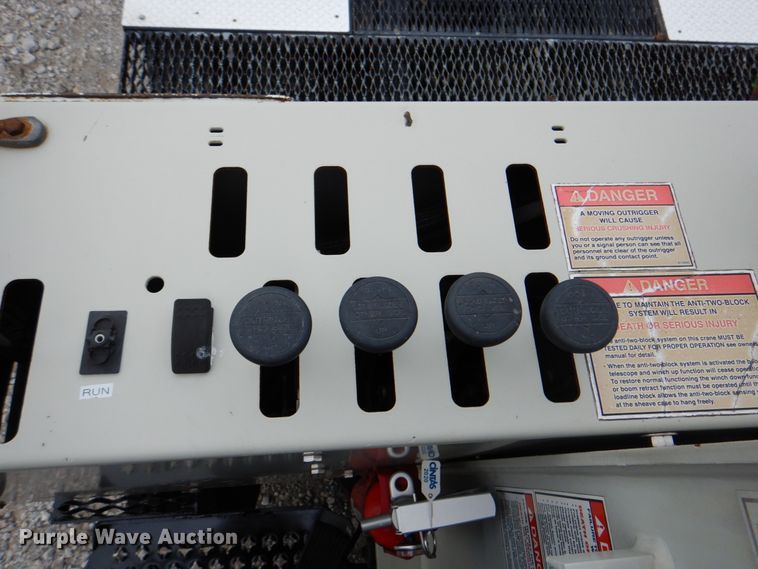 image for item HT9257 2010 Kenworth T800  crane truck