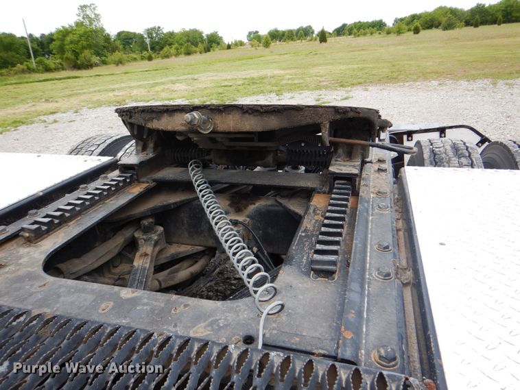 image for item HT9257 2010 Kenworth T800  crane truck