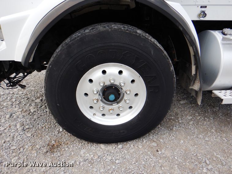 image for item HT9257 2010 Kenworth T800  crane truck