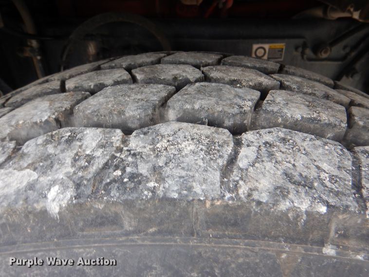 image for item HT9257 2010 Kenworth T800  crane truck