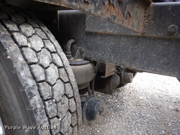 image for item HT9257 2010 Kenworth T800  crane truck