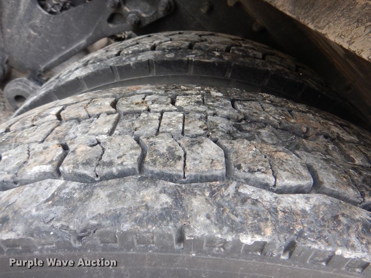 image for item HT9257 2010 Kenworth T800  crane truck