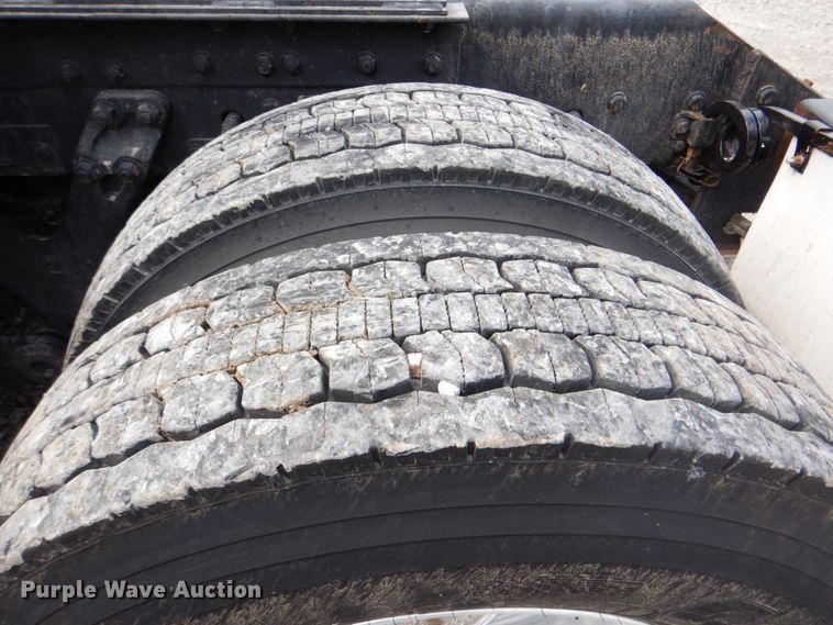 image for item HT9257 2010 Kenworth T800  crane truck