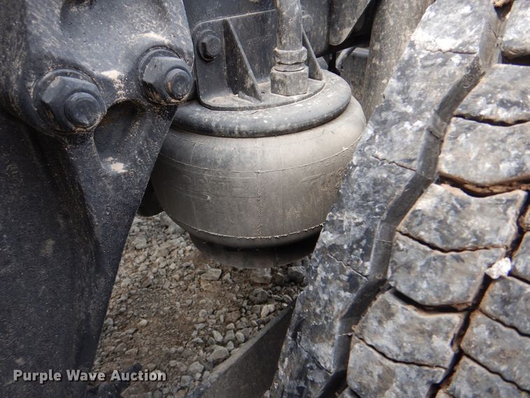 image for item HT9257 2010 Kenworth T800  crane truck