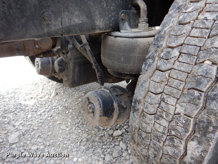 image for item HT9257 2010 Kenworth T800  crane truck