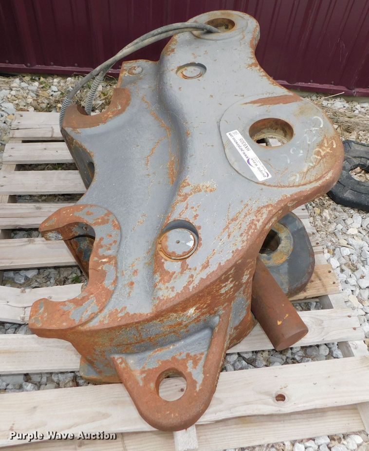 image for item HX9305 2014 CNH CX240/290  hydraulic quick coupler