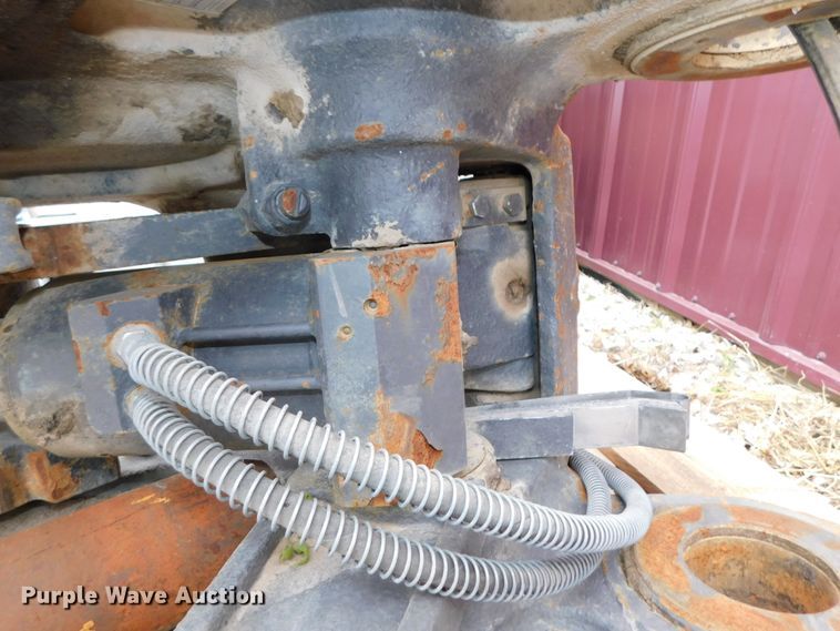 image for item HX9305 2014 CNH CX240/290  hydraulic quick coupler