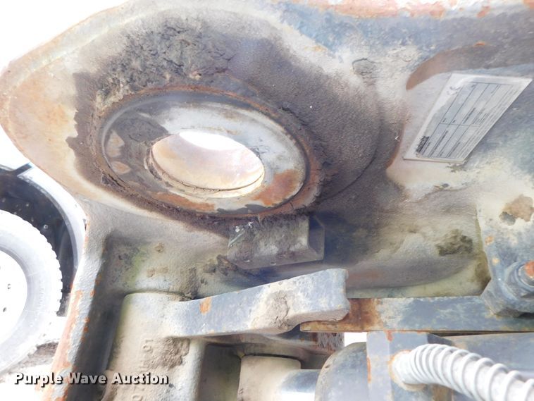 image for item HX9305 2014 CNH CX240/290  hydraulic quick coupler