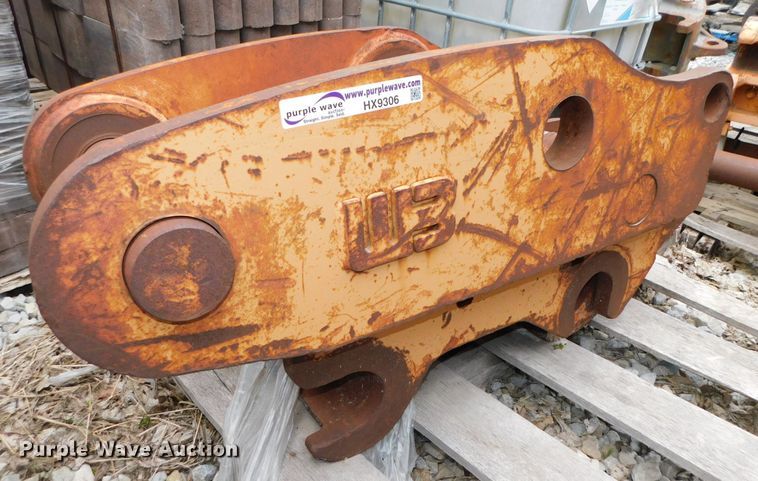 image for item HX9306 2004 Werk Brau CX290  hydraulic quick coupler