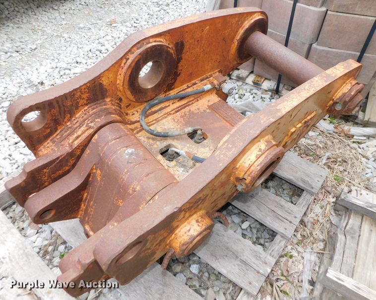 image for item HX9306 2004 Werk Brau CX290  hydraulic quick coupler